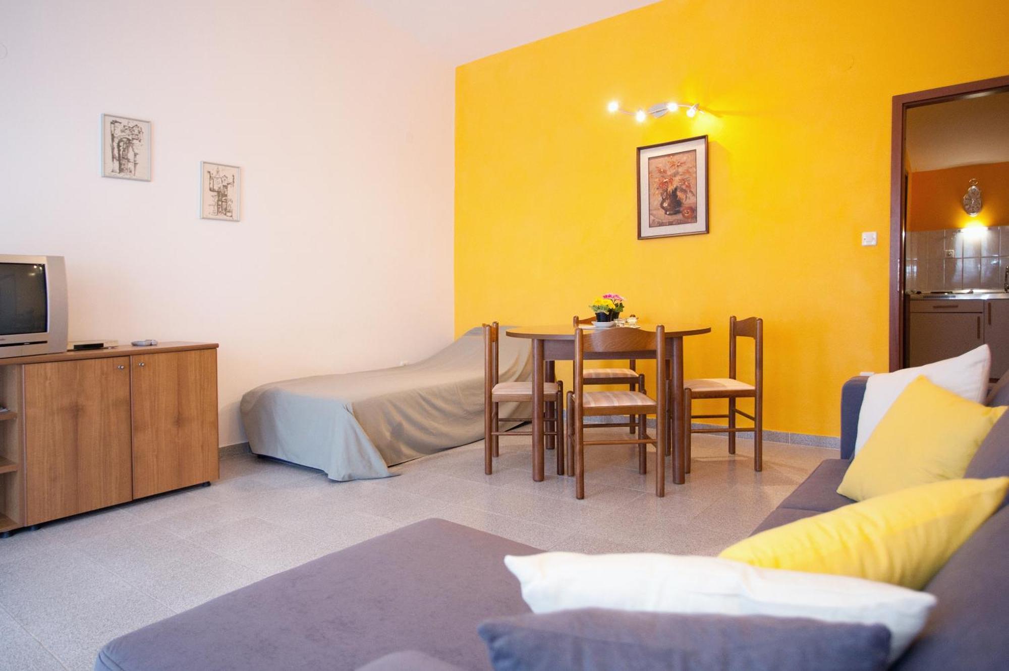 Apartments By The Sea Rastici, Ciovo - 2104 Трогир Номер фото